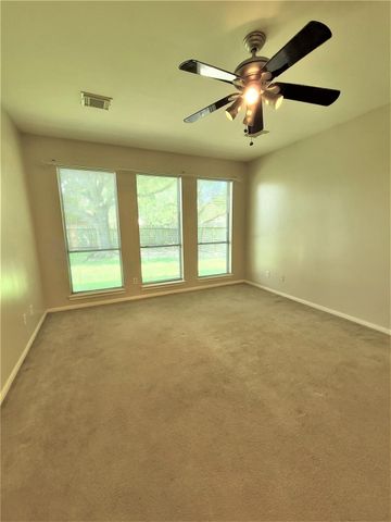 117 S Laguna Pointe Drive, League City, TX 77573