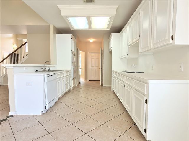 117 S Laguna Pointe Drive, League City, TX 77573