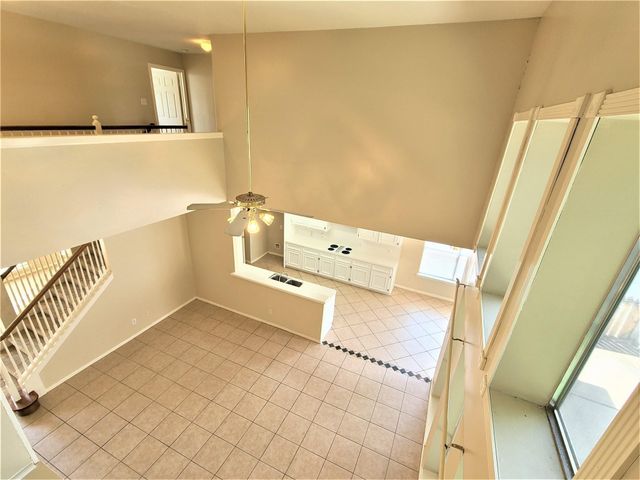 117 S Laguna Pointe Drive, League City, TX 77573