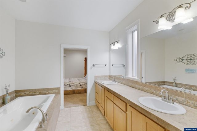 2697 Islander Av NW, Salem, OR 97304