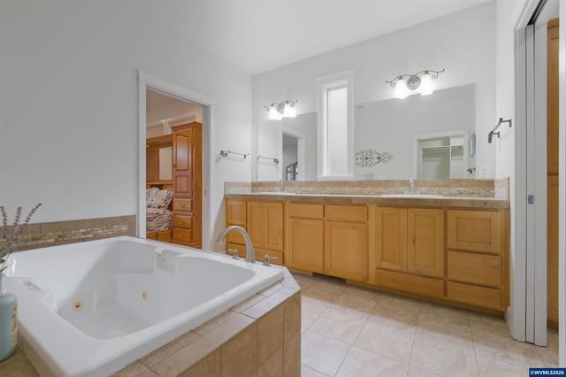 2697 Islander Av NW, Salem, OR 97304