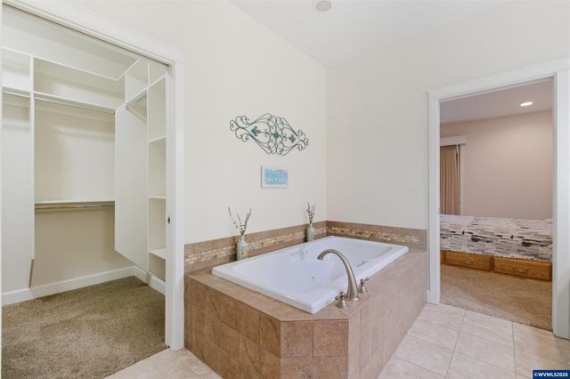 2697 Islander Av NW, Salem, OR 97304