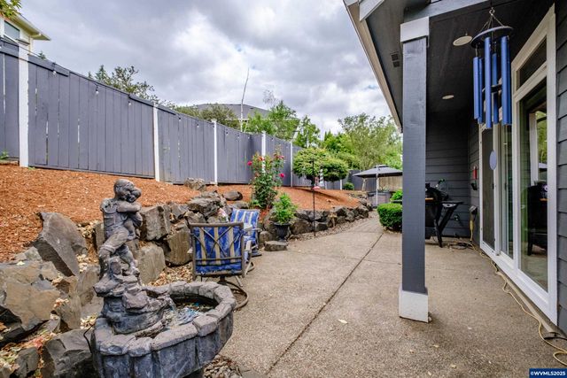 2697 Islander Av NW, Salem, OR 97304