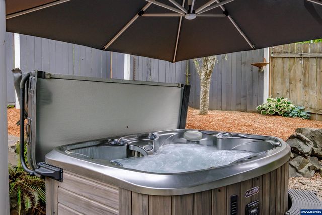 2697 Islander Av NW, Salem, OR 97304