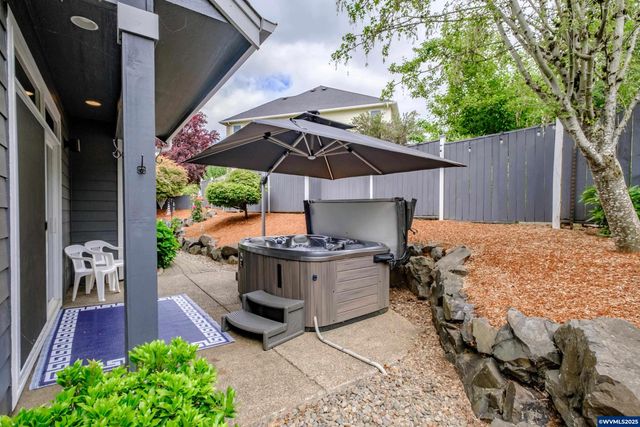 2697 Islander Av NW, Salem, OR 97304