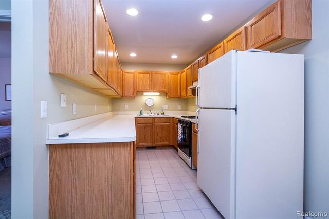 41837 King Edward Court, Clinton Township, MI 48038