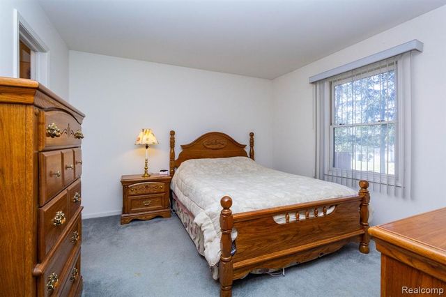 41837 King Edward Court, Clinton Township, MI 48038