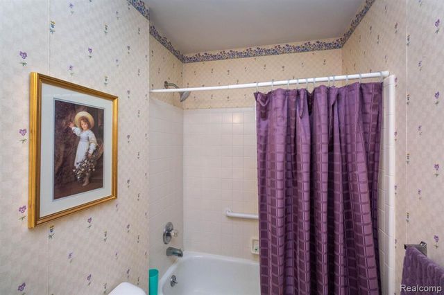 41837 King Edward Court, Clinton Township, MI 48038