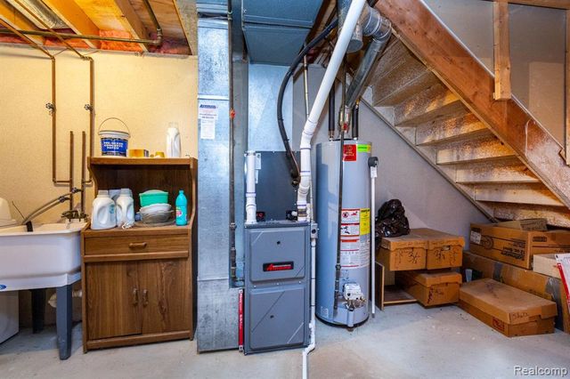 41837 King Edward Court, Clinton Township, MI 48038