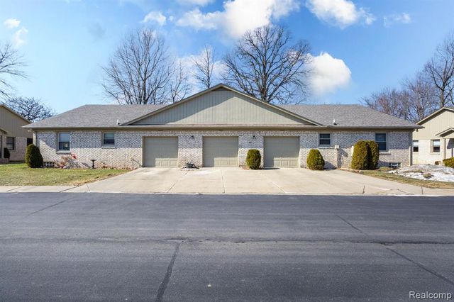 41837 King Edward Court, Clinton Township, MI 48038