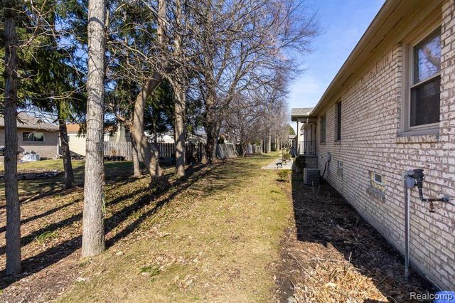 41837 King Edward Court, Clinton Township, MI 48038