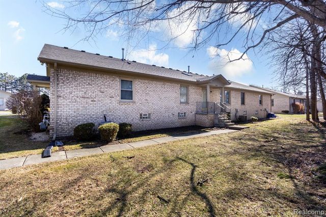 41837 King Edward Court, Clinton Township, MI 48038