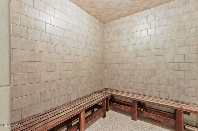 1800 N STANTON Street 305, El Paso, TX 79902