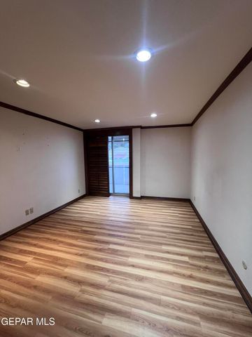 1800 N STANTON Street 305, El Paso, TX 79902