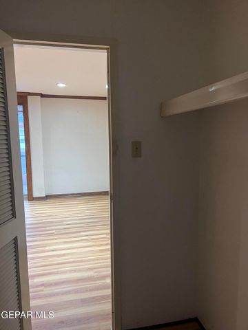 1800 N STANTON Street 305, El Paso, TX 79902