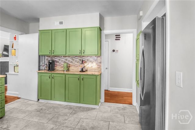 712 Columbus Drive, Savannah, GA 31405