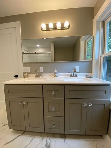 11 Cross St, Southborough, MA 01772