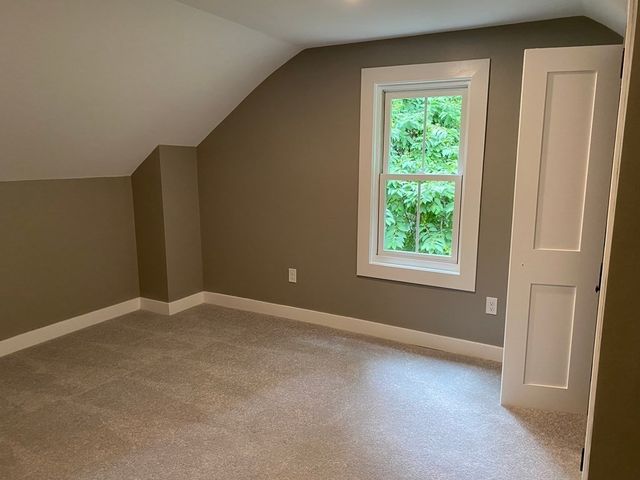 11 Cross St, Southborough, MA 01772