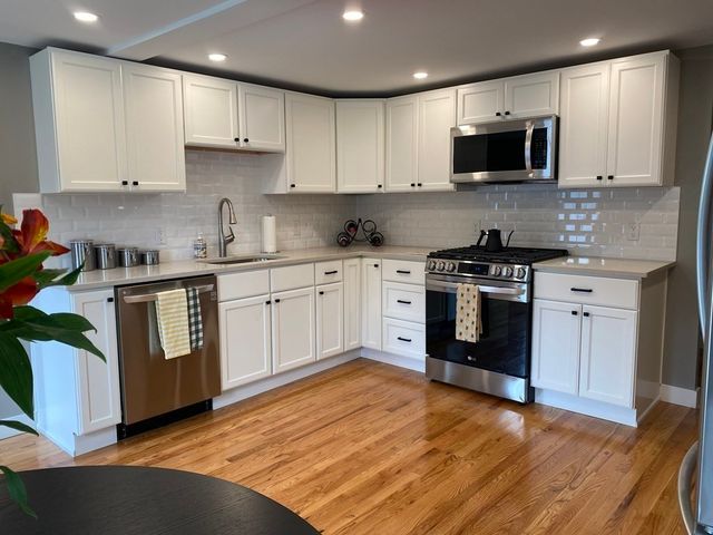 11 Cross St, Southborough, MA 01772