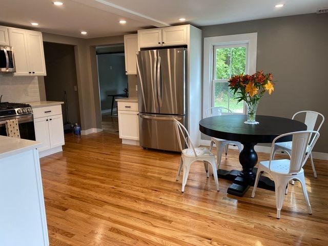 11 Cross St, Southborough, MA 01772