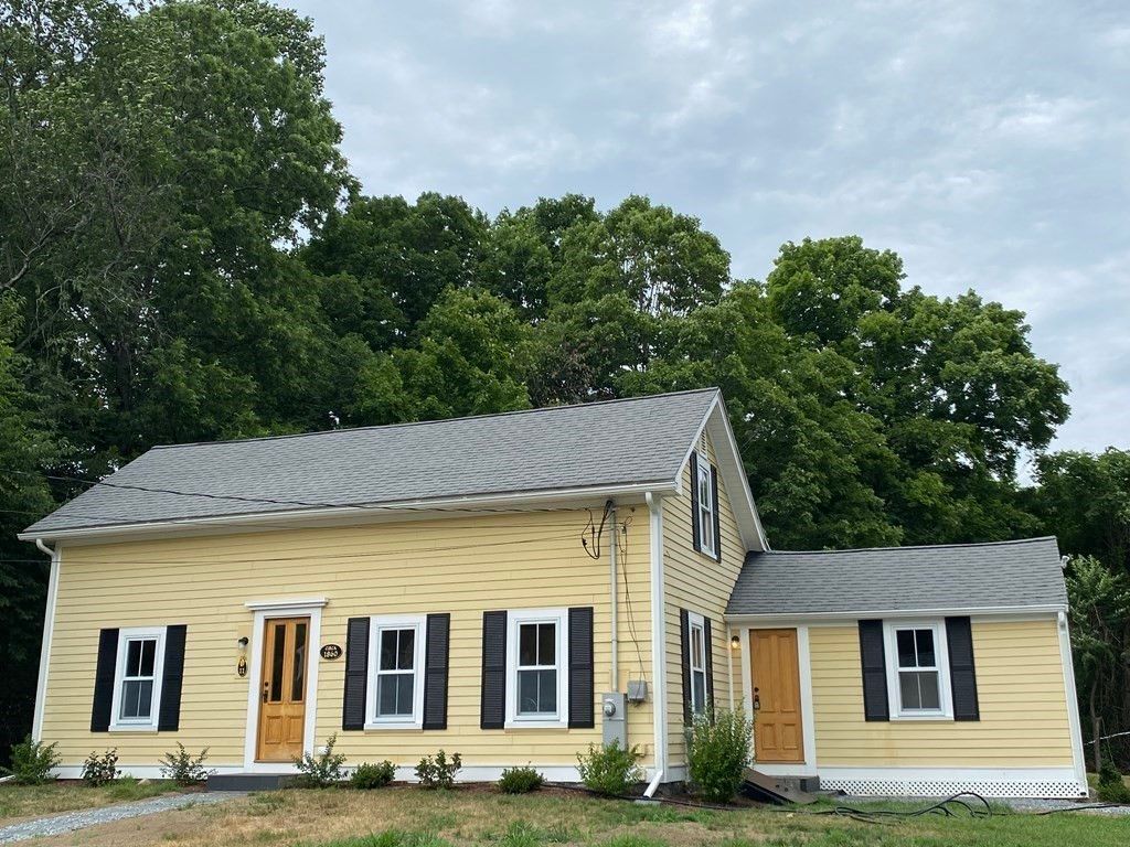 11 Cross St, Southborough, MA 01772