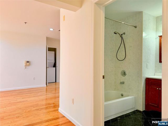 135 38th Street 701, Union City, NJ 07087