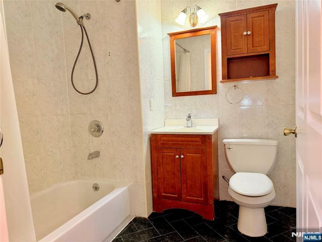 135 38th Street 701, Union City, NJ 07087