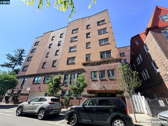 135 38th Street 701, Union City, NJ 07087