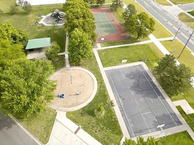 4317 N Gunnison St, Bel Aire, KS 67220