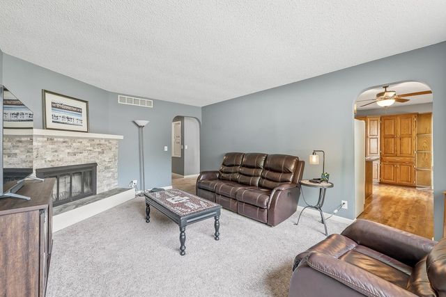4317 N Gunnison St, Bel Aire, KS 67220