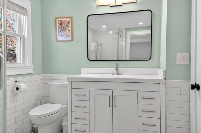 43 Rivers Ln, Malden, MA 02148