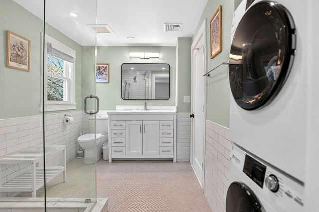 43 Rivers Ln, Malden, MA 02148