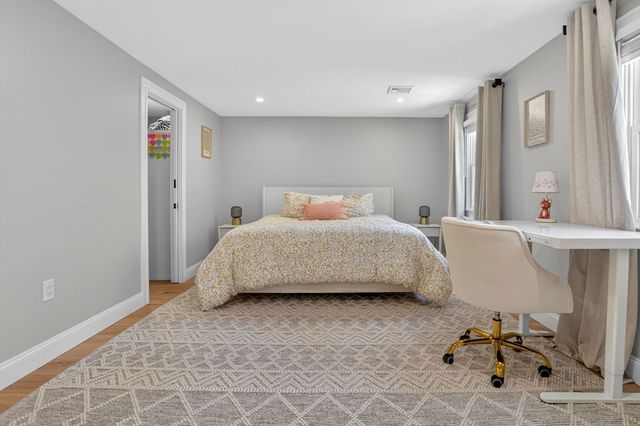 43 Rivers Ln, Malden, MA 02148