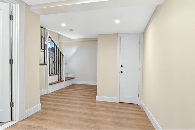 43 Rivers Ln, Malden, MA 02148