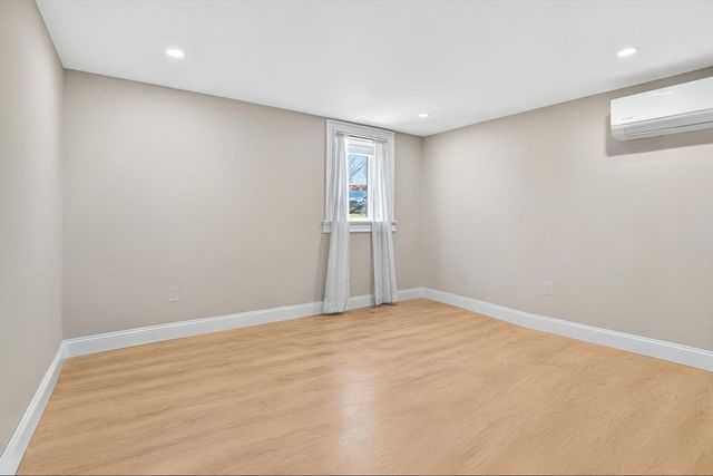 43 Rivers Ln, Malden, MA 02148