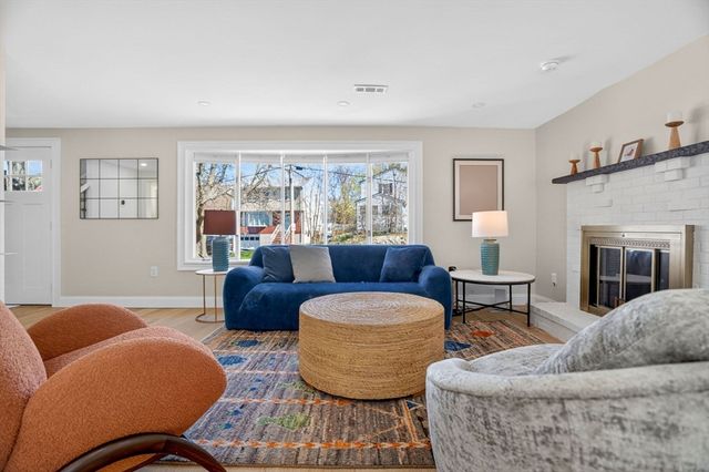 43 Rivers Ln, Malden, MA 02148