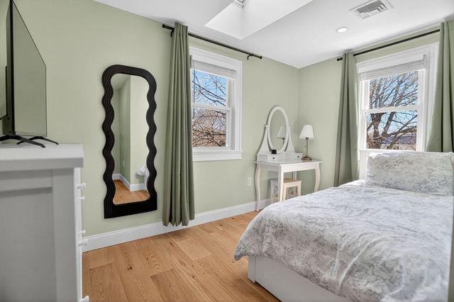 43 Rivers Ln, Malden, MA 02148