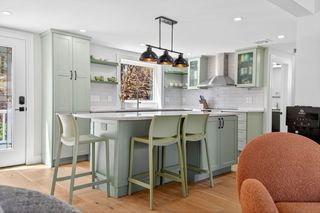 43 Rivers Ln, Malden, MA 02148