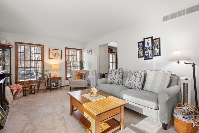 2504 Club Court, Valparaiso, IN 46383