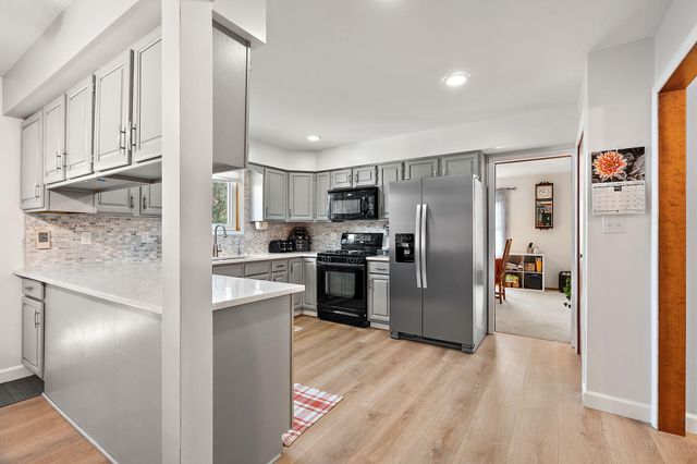 2504 Club Court, Valparaiso, IN 46383