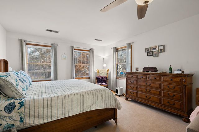 2504 Club Court, Valparaiso, IN 46383