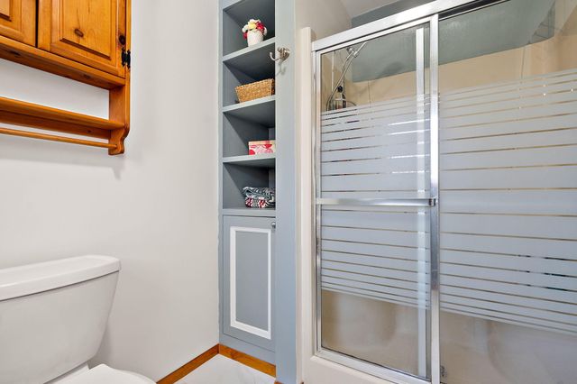 2504 Club Court, Valparaiso, IN 46383