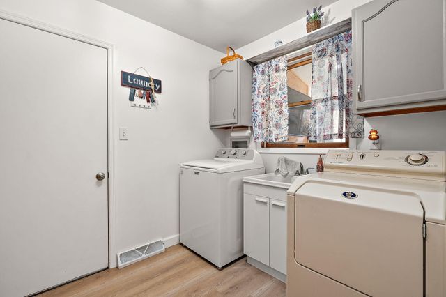 2504 Club Court, Valparaiso, IN 46383