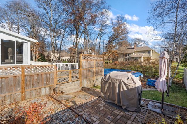 2504 Club Court, Valparaiso, IN 46383