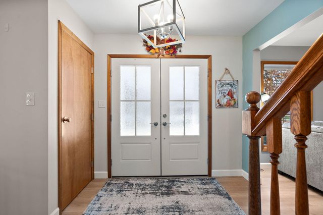 2504 Club Court, Valparaiso, IN 46383