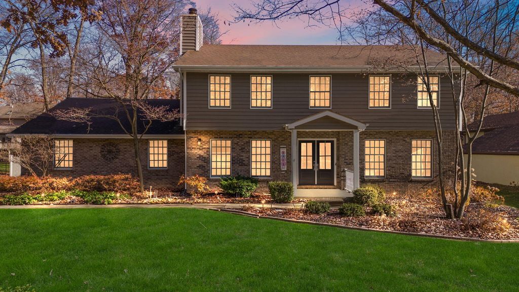 2504 Club Court, Valparaiso, IN 46383