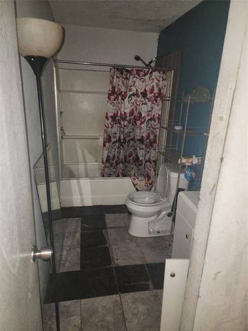 709 Avenue G, Huntsville, TX 77320