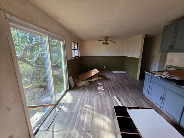 709 Avenue G, Huntsville, TX 77320