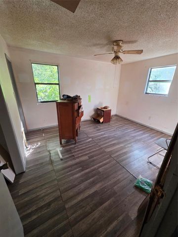 709 Avenue G, Huntsville, TX 77320