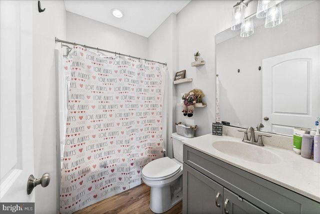 320 GREENWOOD DR, Oxford, PA 19363